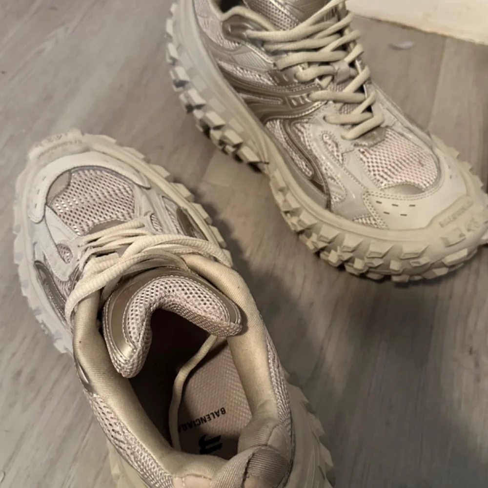 BALENCIAGA SHOES - Picture 4 of 6